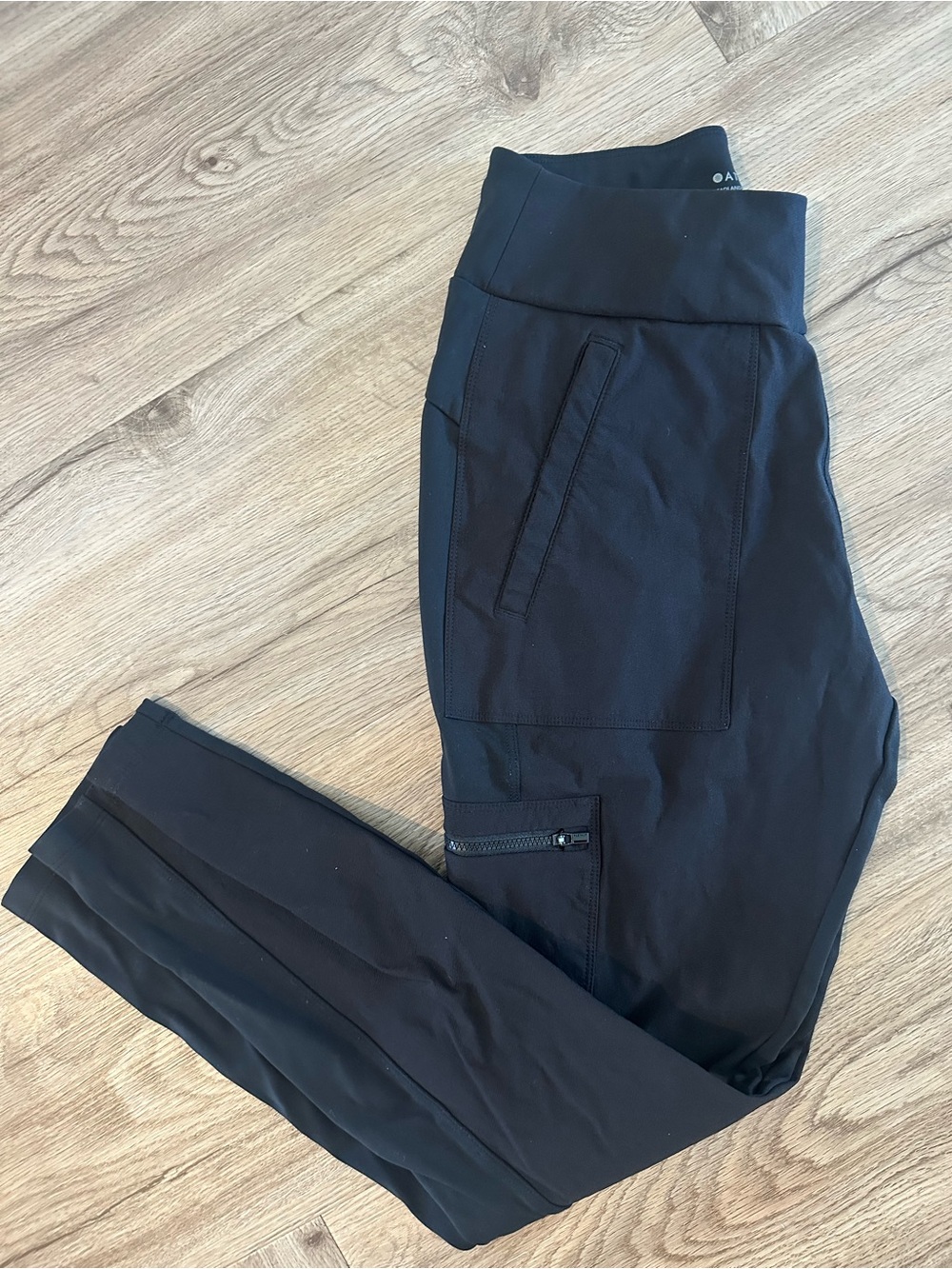 Athleta Black Athletic Joggers with Zippered Cargo Pocket Headlands Hybrid Cargo